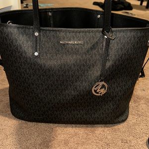 Michael Kors jet set travel tote bag